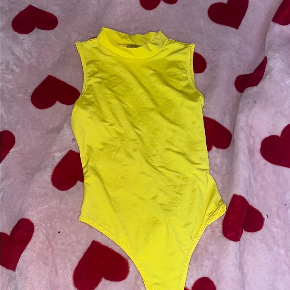 Yellow One Piece, Body suite